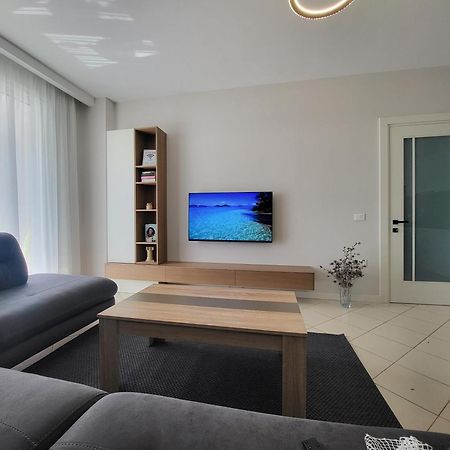 Alex'S Apartment 2 Durres Bagian luar foto