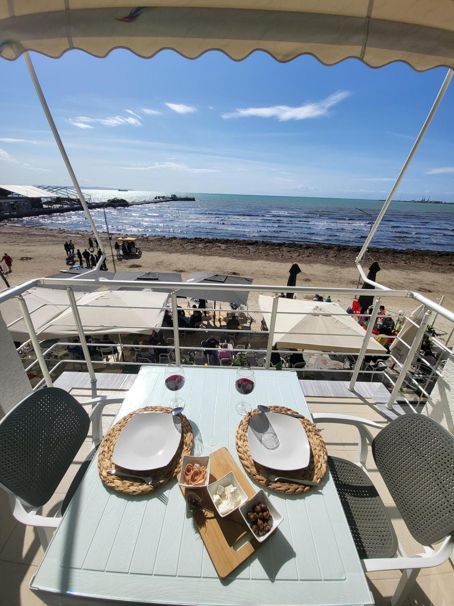 Alex'S Apartment 2 Durres Bagian luar foto