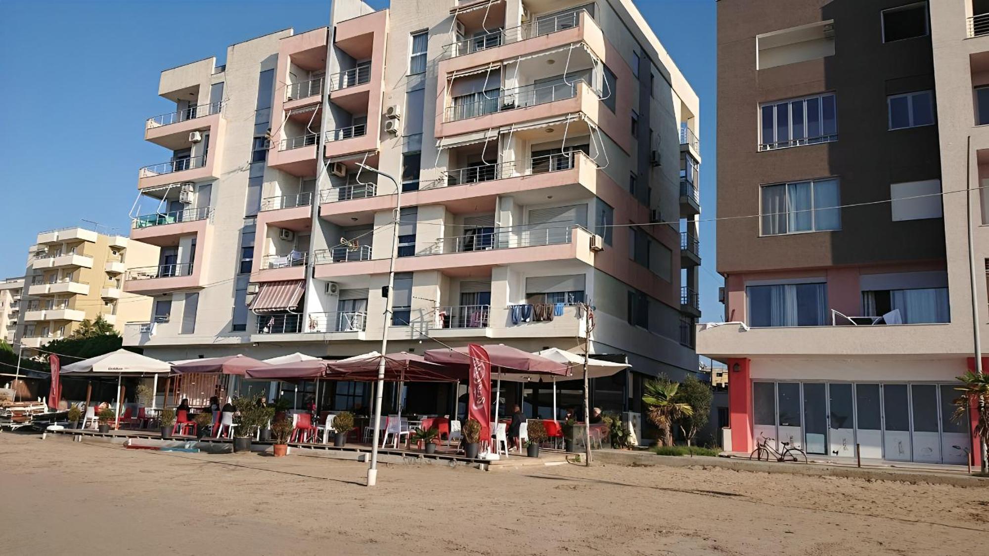 Alex'S Apartment 2 Durres Bagian luar foto